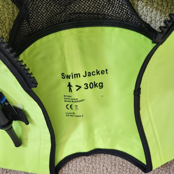 NWOT Rrtizan Adults Inflatable Swim Vest Men Women Bouyancy Aid >30 kg - Picture 11 of 12
